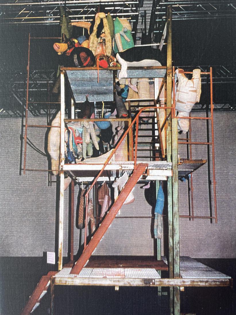 Berlinde De Bruyckere, Aaneen-gegroeid, 2001.