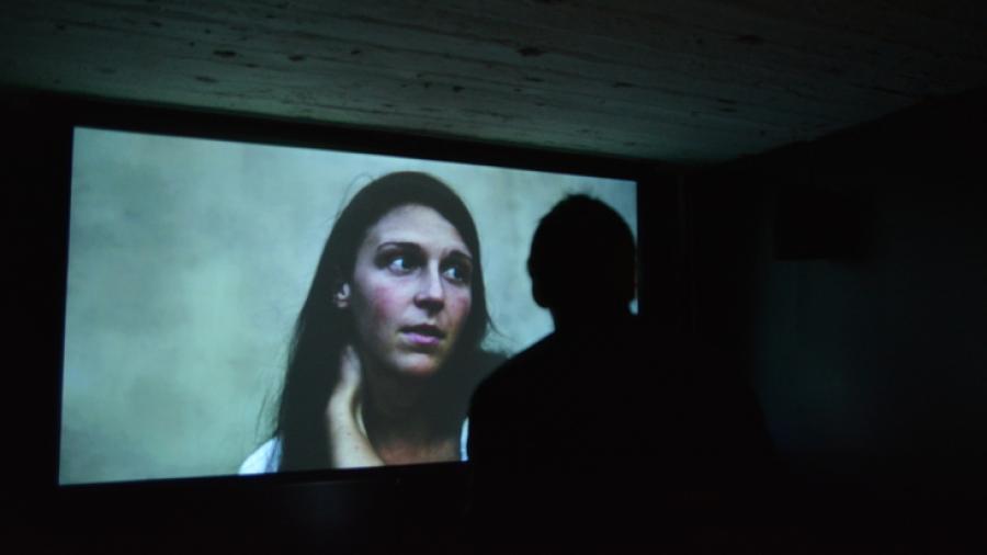 De Brakke Grond presenteert kunstenaars die zich begeven op het snijvlak van storytelling, theater, geluidskunst en installatie - Stijn Demeulenaere