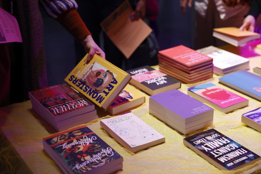 '(m)otherhood in the arts'-book selection from San Serriffe bookstore - © Sofie Knijff